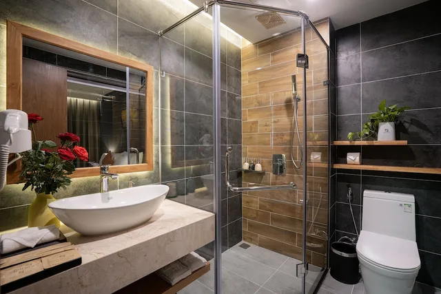 Deluxe, Triple, 1 King and 1 Single Beds, Pool View, Chi House Danang 2/3