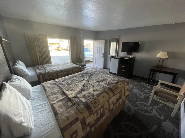 غرفة قياسية بسريرين مزدوجين، Sands Motel 2/4