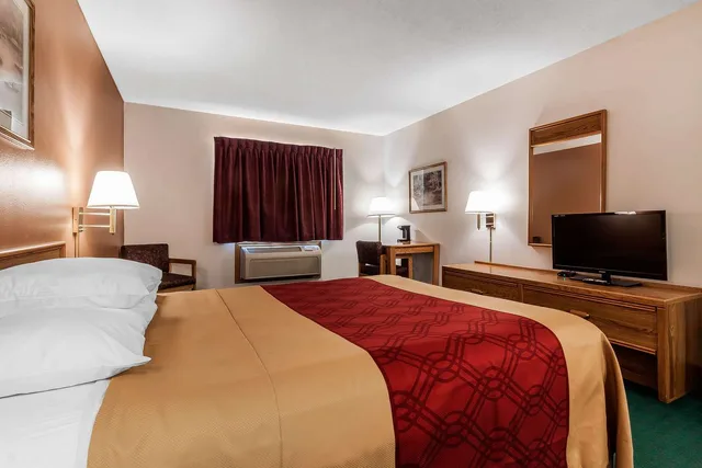 غرفة بسرير كوين، Rodeway Inn Holdrege NE 1/4