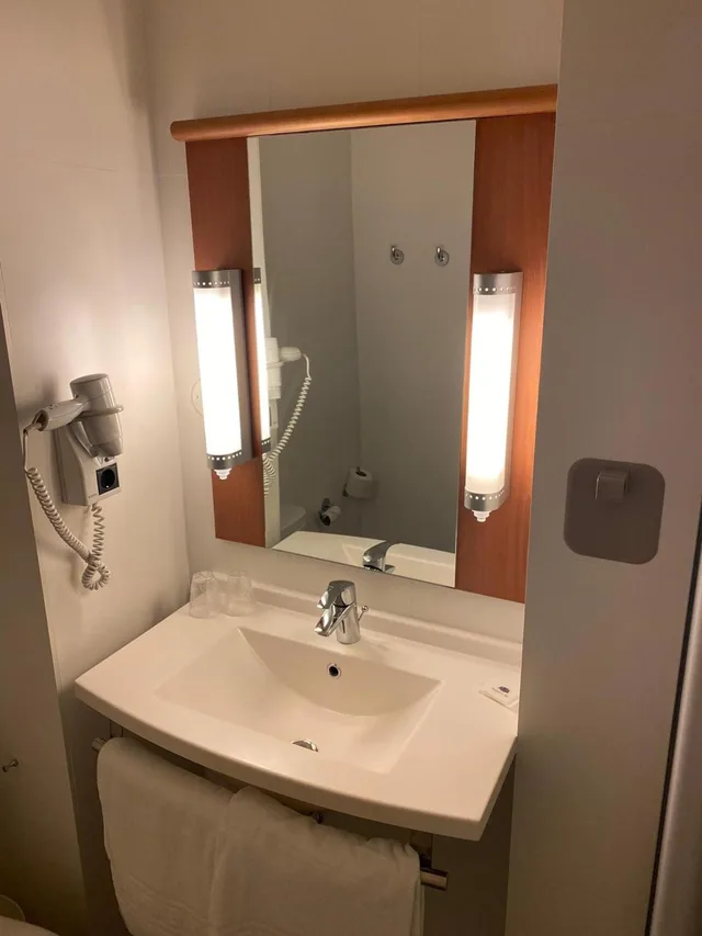 غرفة قياسية ثلاثية، Ibis Braga 8/8