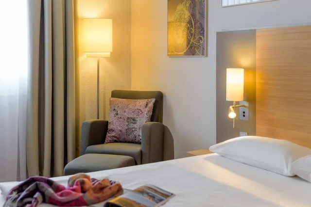 غرفة قياسية بسرير مزدوج مع أريكة، Fuerther Hotel Mercure Nuernberg West 5/8