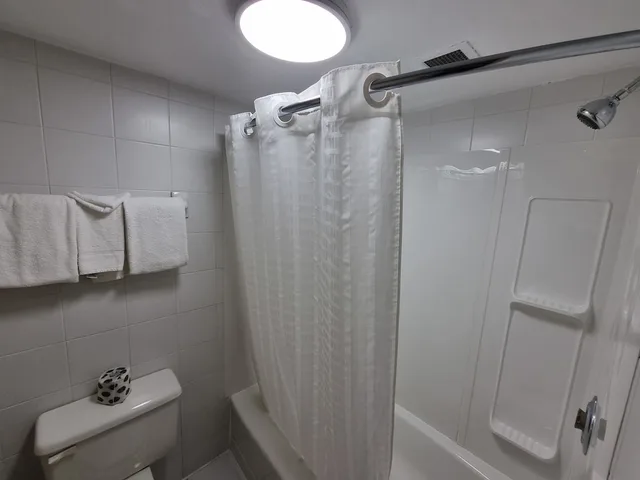 غرفة بسريرين مزدوجين، Travelodge by Wyndham Trois-Rivieres 7/7