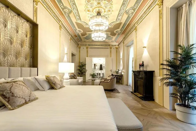 جناح بسرير كينج، MYR Palacio Vallier 1/3