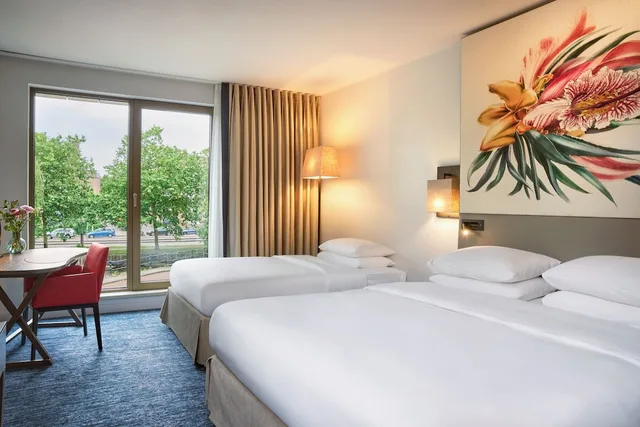 غرفة عائلية بسرير كوين وسرير فردي، Hyatt Regency Amsterdam 1/1
