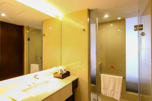 جناح بزنس بسرير كينج، Guangdong Yingbin Hotel 3/3