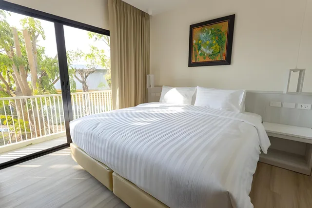 غرفة ديلوكس بسرير كينج، Porestva Hotel Sriracha 1/3
