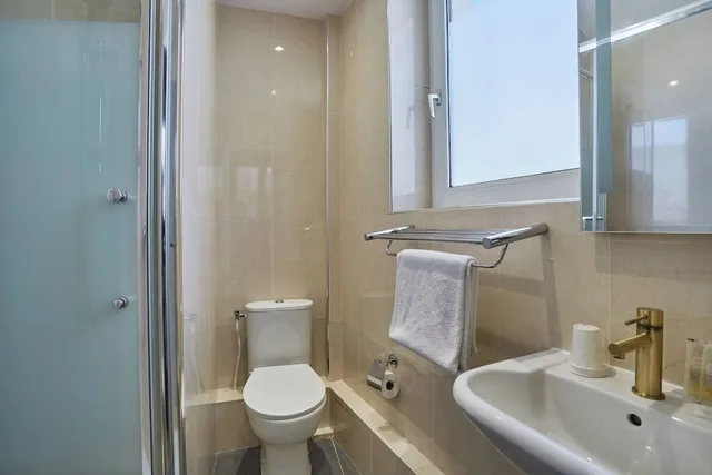 غرفة مفردة، Merryl Hotel 14/16