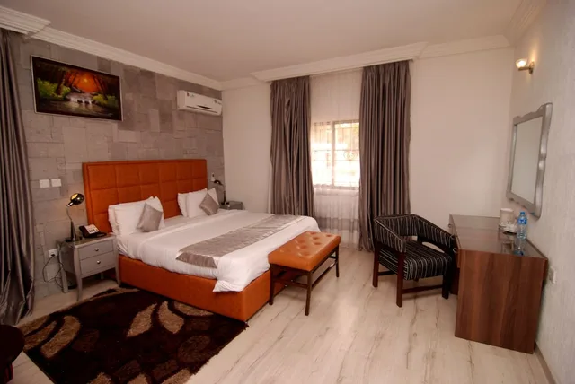 جناح ملكي بسرير كينج، Sun Heaven Hotel & Resort Abuja 1/4