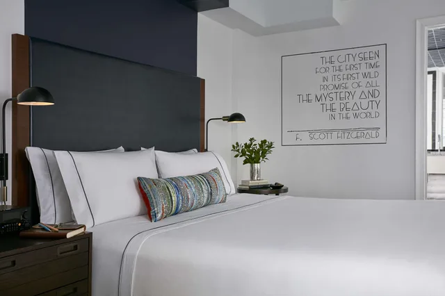جناح بسرير كينج، The Renwick Hotel 1/3