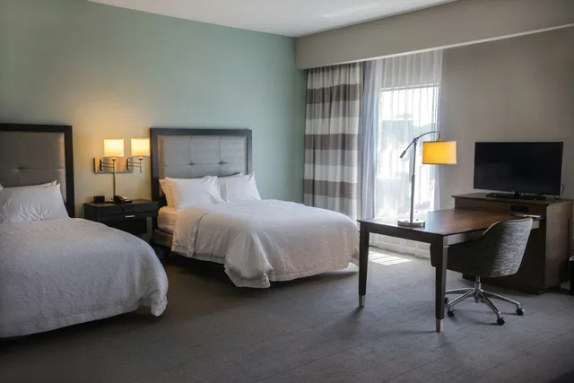 استوديو بسريرين كوين لذوي الإعاقة، Hampton Inn Suites Charlotte Ballantyne Nc 2/6