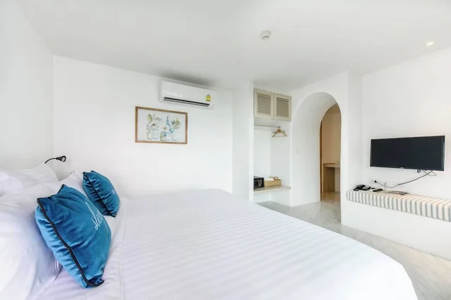 غرفة ديلوكس بسرير مزدوج، Costa Village Bangsaray 9/10