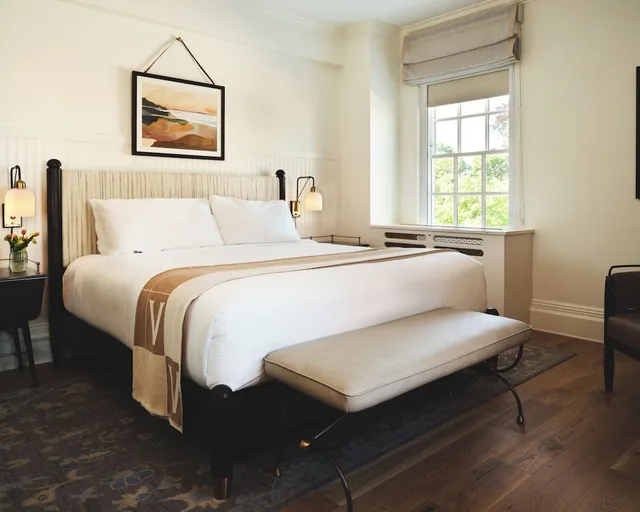 جناح بسرير كينج بغرفة نوم واحدة مع أريكة، Viking Hotel 1/2