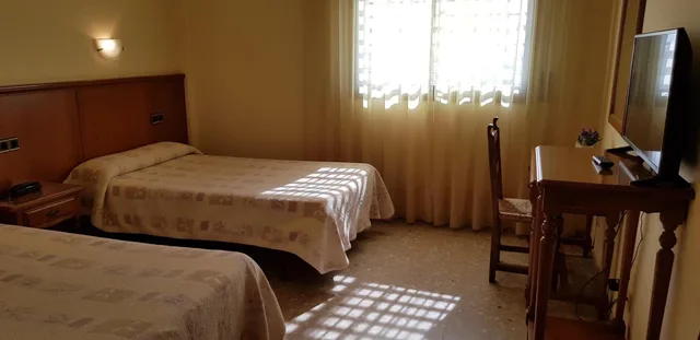 غرفة بسريرين منفصلين، Hotel Reina Isabel 1/2