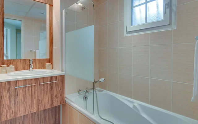 استوديو بسرير مزدوج بشرفة، Residence Le Domaine de Camiole - Vacanceole 4/7