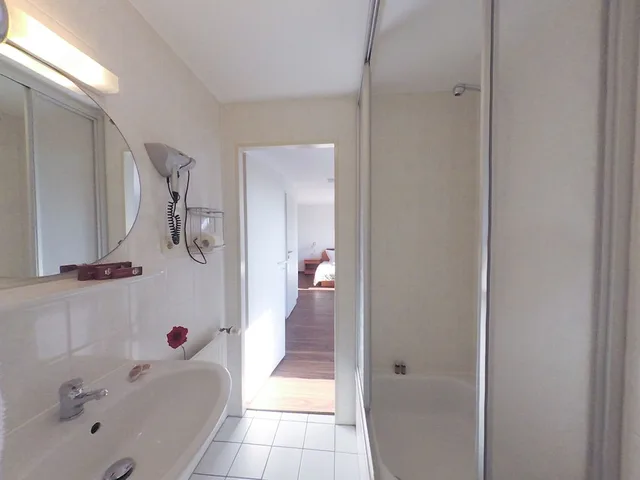 Room, Twin Beds, Hotel Kaiser 4/4