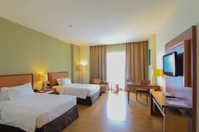 غرفة سوبيريور ديلوكس بسريرين منفصلين، SWISS-BELHOTEL MALEOSAN MANADO 1/2
