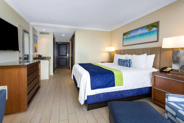 غرفة ركنية بسرير كينج بإطلالة على البحر، Wyndham Deerfield Beach Resort 3/6