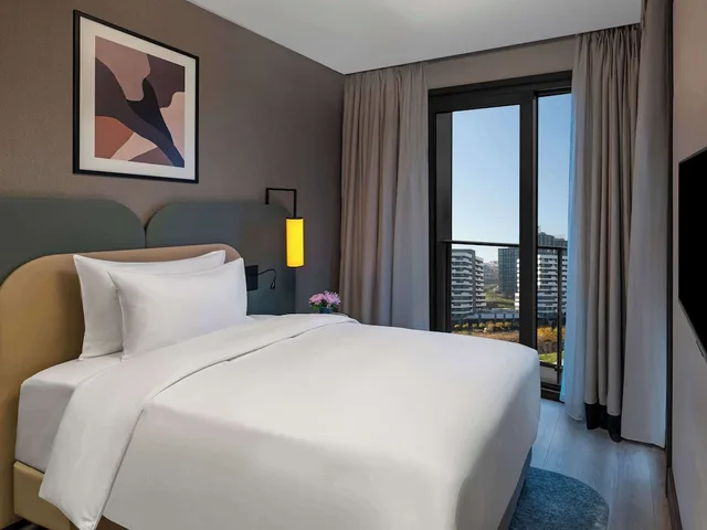 جناح ديلوكس بسريرين كوين بـ3 غرف نوم، Movenpick Living Istanbul Saklivadi 3/10