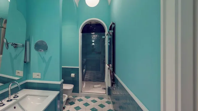غرفة سوبيريور بسريرين منفصلين بإطلالة جزئية على البحر، Grand Hotel Europa Palace 10/10