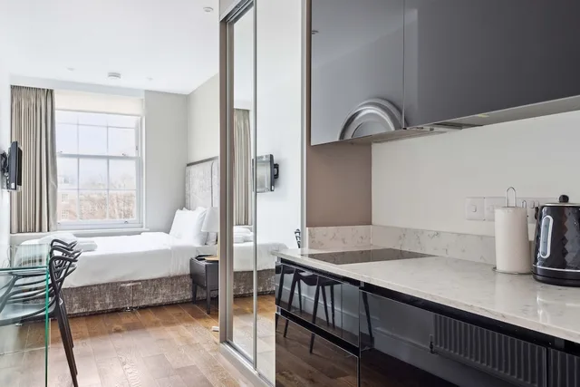 استوديو كلاسيكي بسرير كينج، Valet Apartments Golden Square 5/6