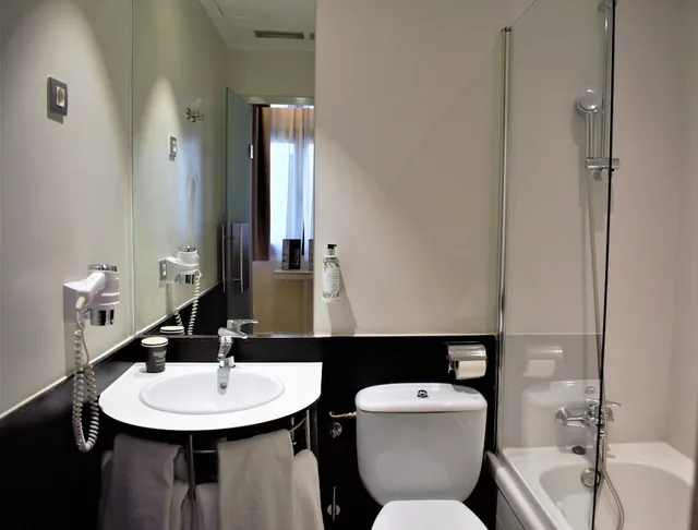 غرفة أساسية بسرير مزدوج، Hotel Sercotel Las Torres Salamanca 3/3