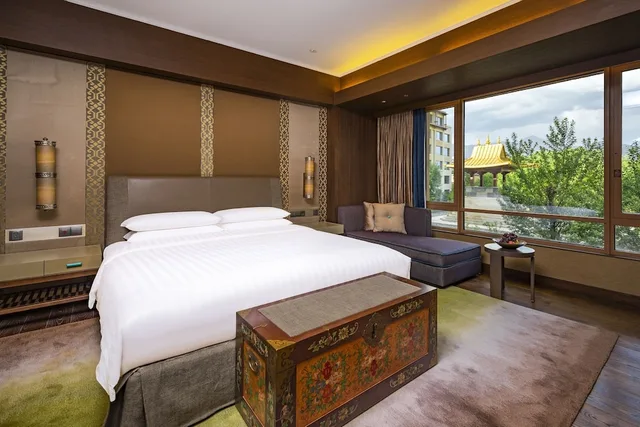 جناح تنفيذي بسرير كينج، Shangri-La Lhasa 1/3