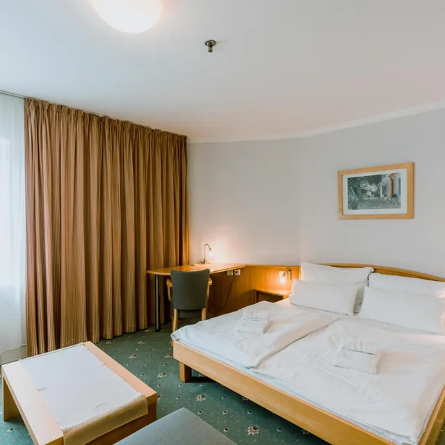 غرفة بسرير مزدوج أو سريرين منفصلين، BEST WESTERN HOTEL PRACHARNA 2/10