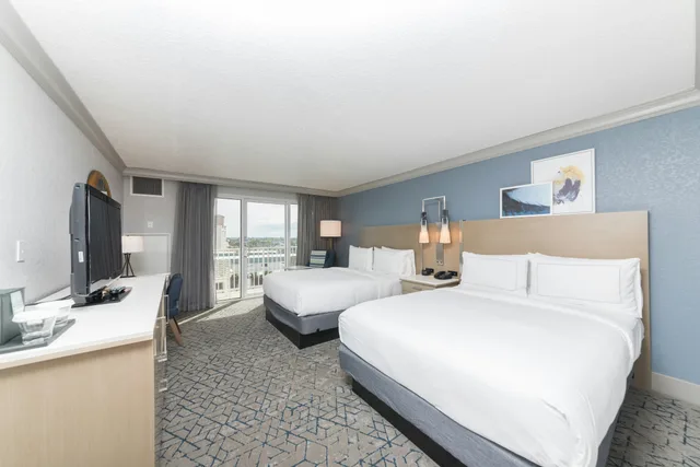 غرفة بسريرين كوين بإطلالة على البحر بشرفة، Hilton Melbourne Beach Oceanfront 2/7