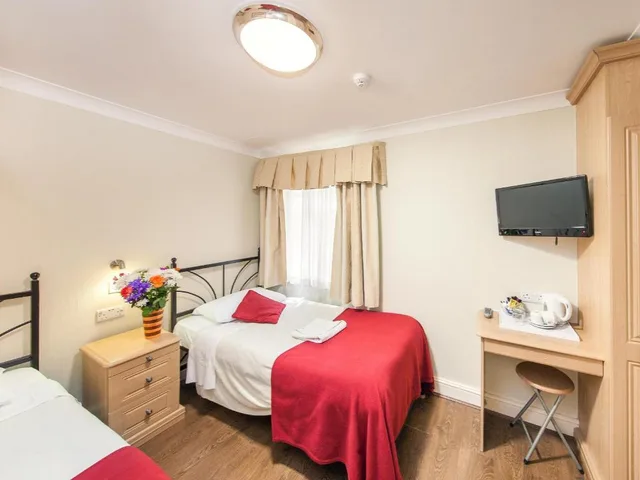 غرفة اقتصادية بسريرين منفصلين، The Fairway Hotel 3/3