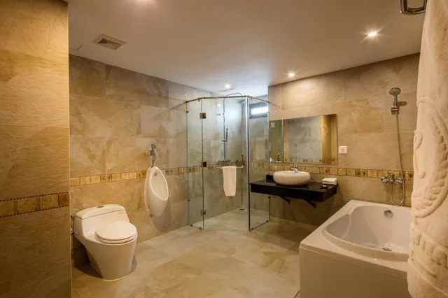 جناح بسرير كينج بشرفة، Red Sun Nha Trang Hotel 3/3