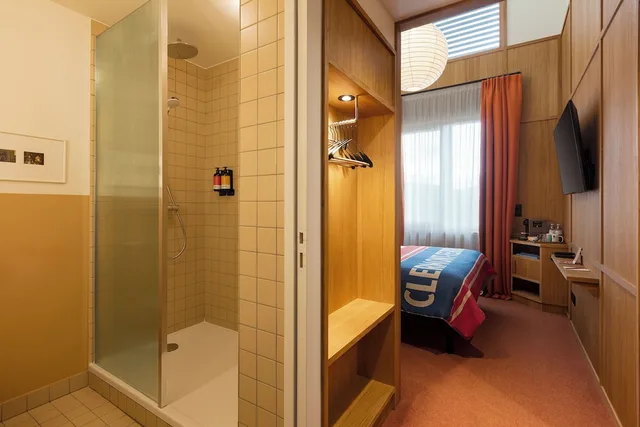 غرفة قياسية بسرير كوين، Grand Mess Clermont Ferrand 8/8