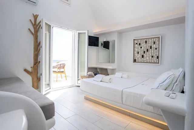 Zen, King Bed, Sea View, Sofa, Zen Suites & Spa 3/4