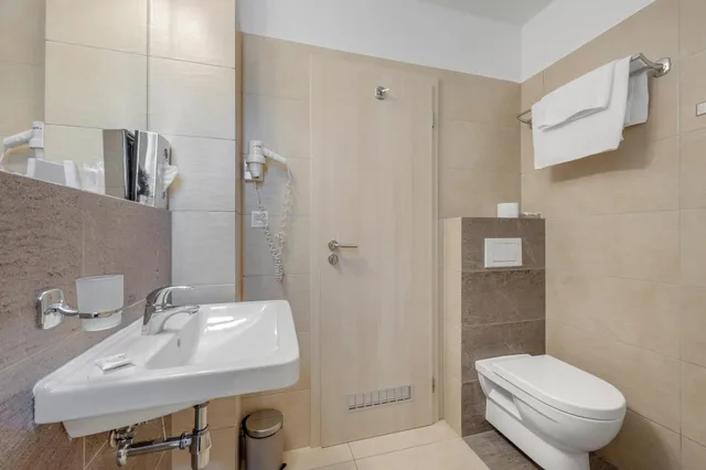 غرفة مفردة، Antares Hotel 8/20