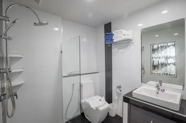جناح جونيور بسرير مزدوج بجاكوزي، MODERN LIVING HOTEL 9/9