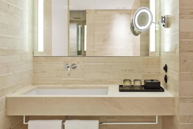 1 Bedroom, Junior Suite, King Bed, Roomers Baden Baden Autograph Collection 9/10