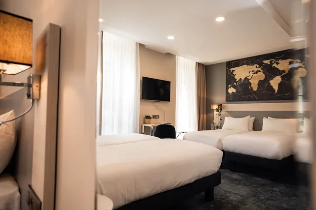 غرفة رباعية بأربعة أسرّة، Hotel Univers 4/5