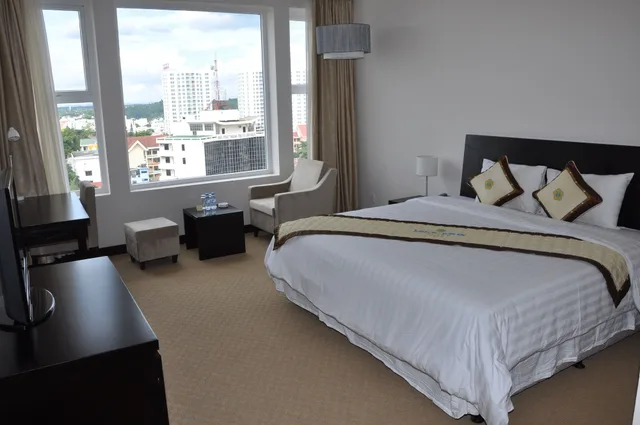 غرفة ديلوكس بسرير كينج بإطلالة على المدينة، Saigon Ban Me Hotel 2/6