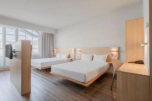 غرفة سوبيريور ثلاثية بسرير مزدوج، Moov Hotel Porto Centro 4/6