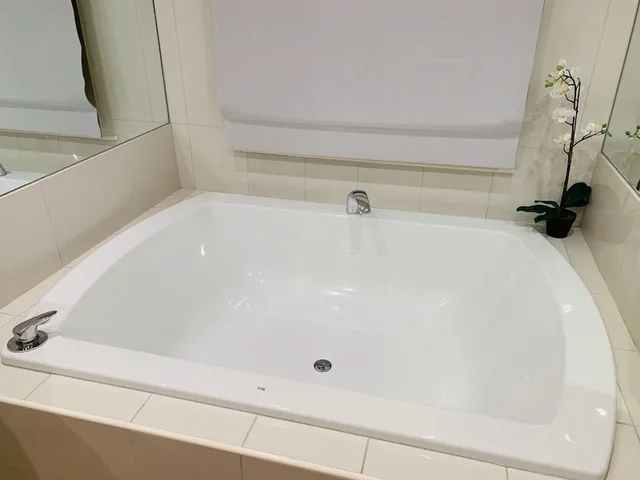 شقة بسريرين منفصلين وسريرين كينج بإطلالة على البحر بـ3 غرف نوم، The Bluff Resort Apartments 4/5