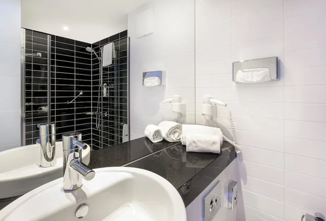 غرفة قياسية بسريرين منفصلين، Holiday Inn Express Friedrichshafen 6/9