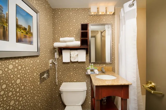 غرفة بسرير مزدوج، Holiday Inn Express Boston North -Woburn 5/7
