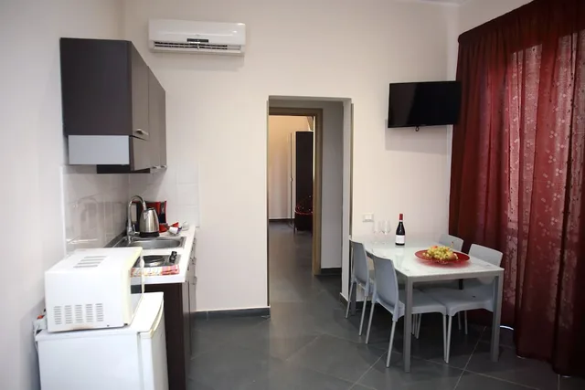 جناح حصري بسرير كوين بشرفة بإطلالة جزئية على البحر مع أريكة، Palazzo Dei Corsari- Apartment 3/5