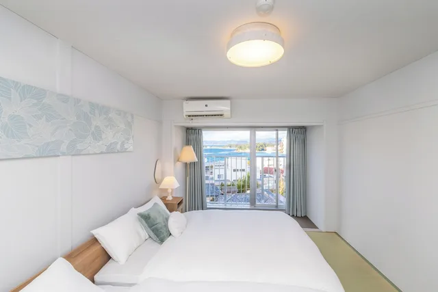 Luxury, Villa, King Bed, 4 Futon Beds, White Beach House 2/10