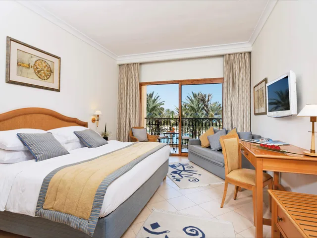 غرفة كلاسيكية بسرير مزدوج بإطلالة على المدينة، Movenpick Resort and Marine Spa Sousse 5/9