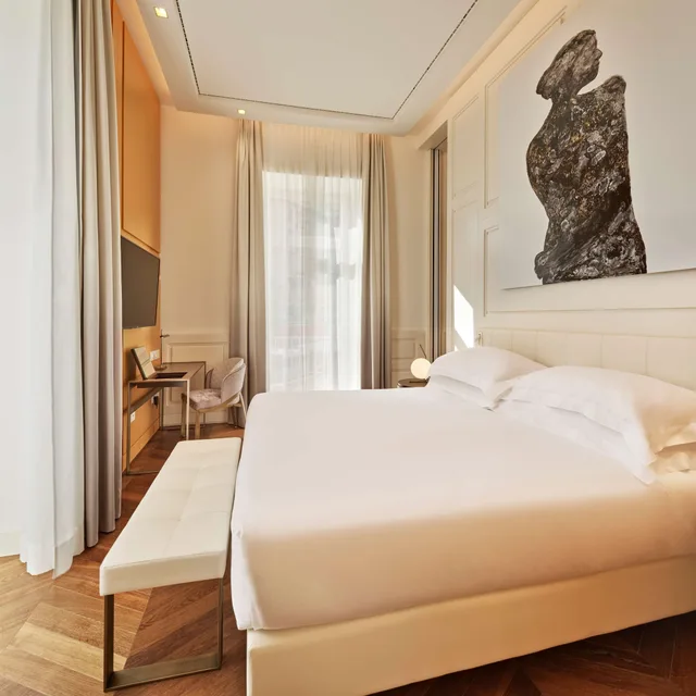 جناح بسرير كينج بغرفة نوم واحدة، De Bonart Naples, Curio Collection by Hilton 1/10
