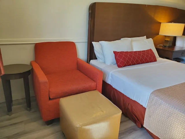 غرفة قياسية بسريرين كوين، Alpine Inn Abbotsford 2/3