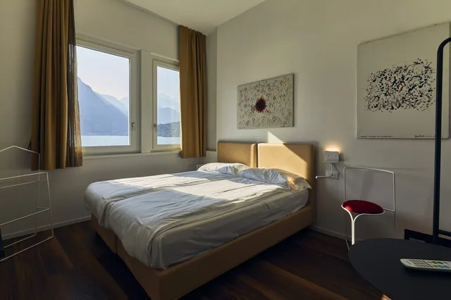 غرفة كلاسيكية بسرير كوين بإطلالة على البحيرة، HOTEL PARADISO 3/6