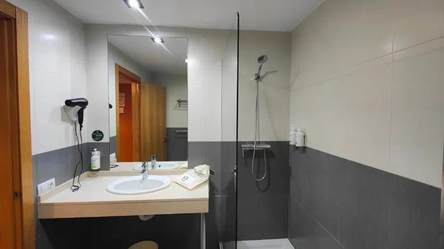 Double Room, B&B HOTEL Miranda de Ebro 7/10