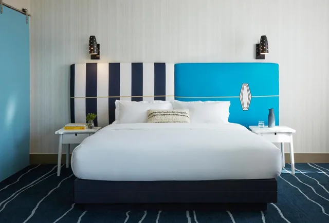 جناح بسرير كينج بغرفتي نوم، Kimpton Shorebreak Huntington Beach Resort 1/6