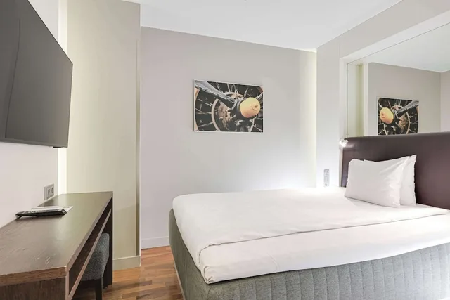 Compact, Single, Double Bed، Comfort Hotel Xpress Helsinki Airport Terminal 1/4